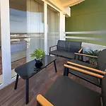 Beira Mar, Com Garagem E Piscina. Διαμέρισμα Portimão