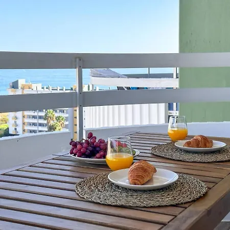 Apartmán Beira Mar, Com Garagem E Piscina.