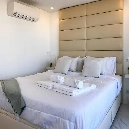 Beira Mar, Com Garagem E Piscina. Apartmán *