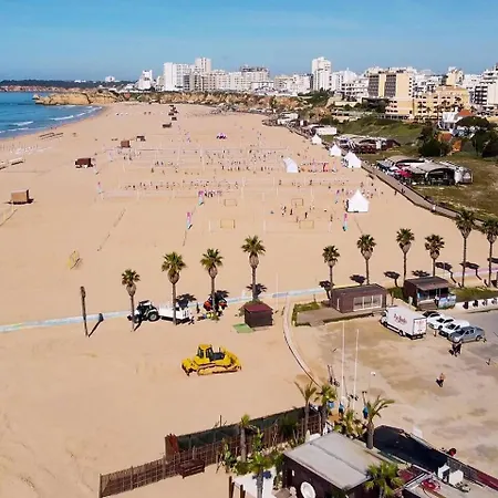 Beira Mar, Com Garagem E Piscina. Διαμέρισμα