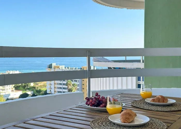 Beira Mar, Com Garagem E Piscina. Apartament Portimão