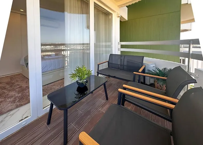 Beira Mar, Com Garagem E Piscina. Apartament Portimão