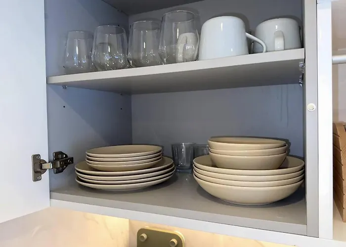 Beira Mar, Com Garagem E Piscina. Apartament