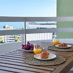 شقة Beira Mar, Com Garagem E Piscina.