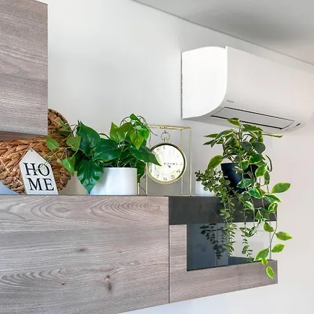 Beira Mar, Com Garagem E Piscina Portimão