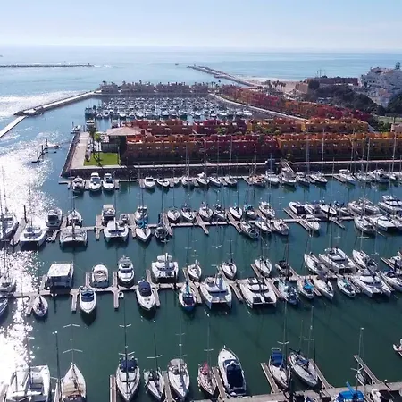 Beira Mar, Com Garagem E Piscina. * Portimao