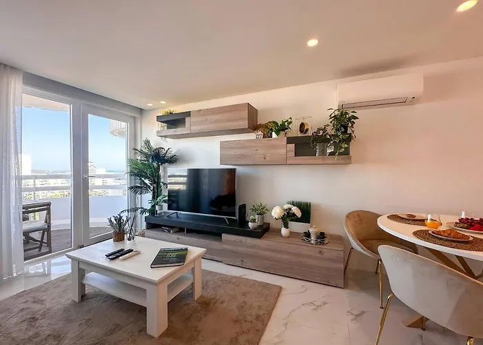 Apartment Beira Mar, Com Garagem E Piscina.