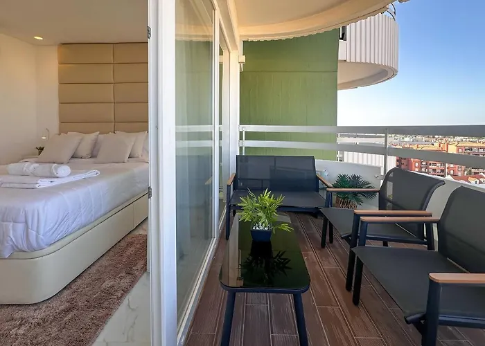 Apartment Beira Mar, Com Garagem E Piscina.