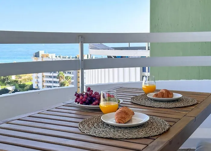 Apartment Beira Mar, Com Garagem E Piscina.