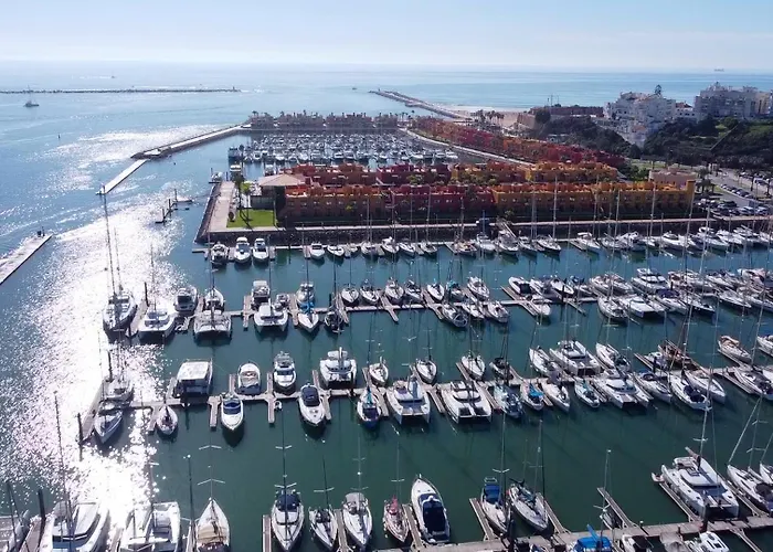 Beira Mar, Com Garagem E Piscina. * Portimao