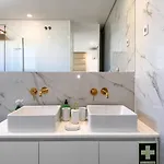 Beira Mar, Com Garagem E Piscina. Lägenhet Portimão