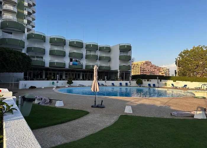 Beira Mar, Com Garagem E Piscina. * Портиман
