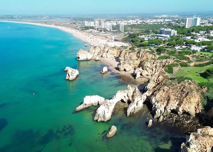 Beira Mar, Com Garagem E Piscina. Портиман